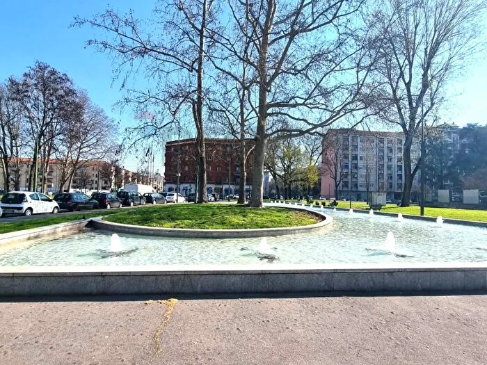 Appartamento bilocale in affitto in Piazza Tirana, Milano