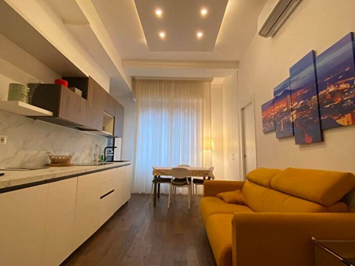 Appartamento trilocale in affitto in Viale Tunisia, Porta Venezia, Milano