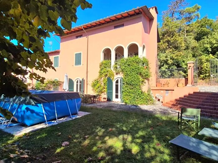 Casa con 6 locali in vendita in del Generale, Lucca