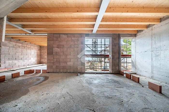 Appartamento trilocale in vendita in Via SAntonio, Bosco Chiesanuova