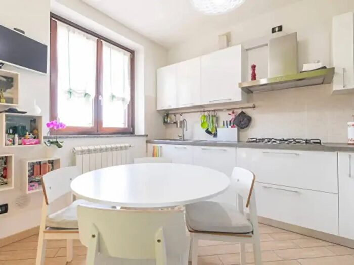 Appartamento trilocale in vendita in Romentino