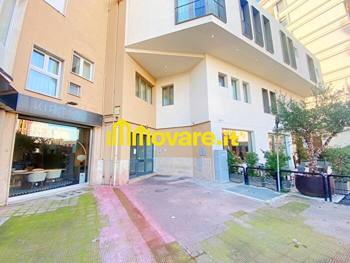 Appartamento quadrilocale in vendita in Via Oberdan, Bari