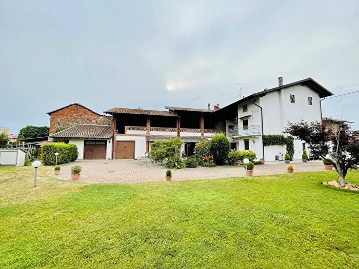Casa con 5 locali in vendita in Via San Desiderio Ghislarengo, Ghislarengo
