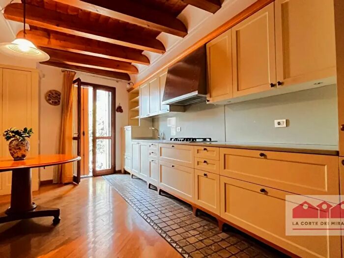 Appartamento trilocale in affitto in Contra Cornoleo, Vicenza