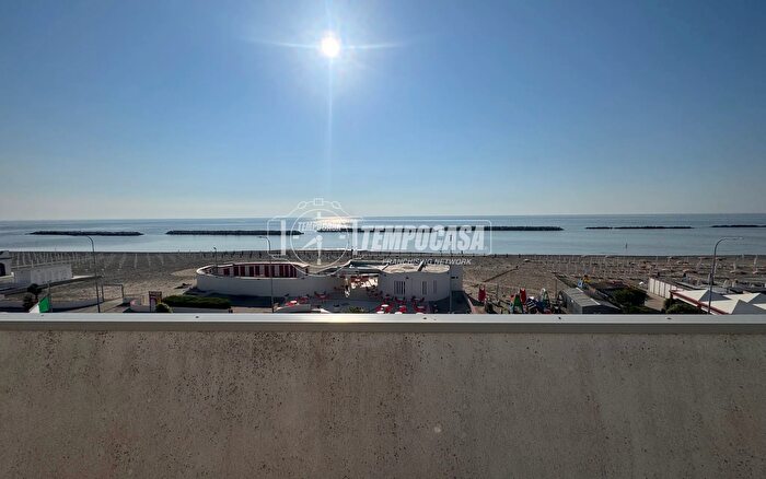 Appartamento trilocale in vendita in Viale Portogallo Lido delle Nazioni, Comacchio