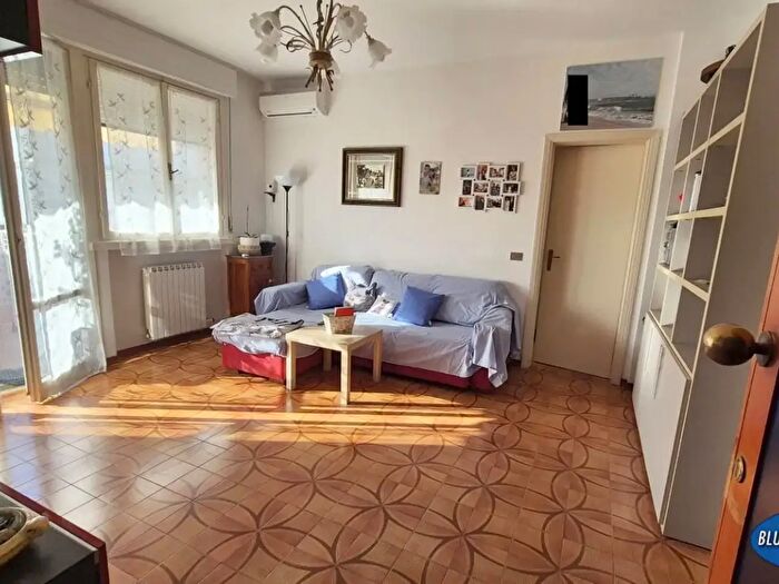 Appartamento con 5 locali in vendita in Viareggio