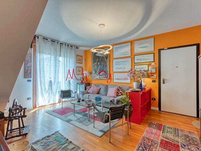 Appartamento con 5 locali in vendita in Via Gemona, Padova