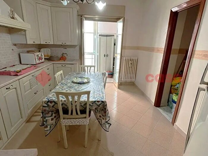 Appartamento quadrilocale in vendita in Via Lombardia, Bari