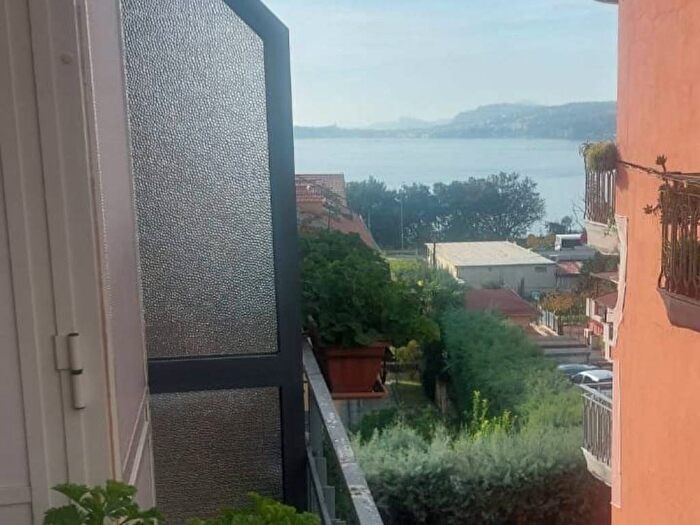 Appartamento trilocale in affitto in Via Luciano, Pozzuoli Alta, Pozzuoli