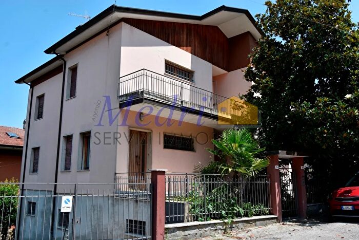 Casa con 10 locali in vendita in Cesena