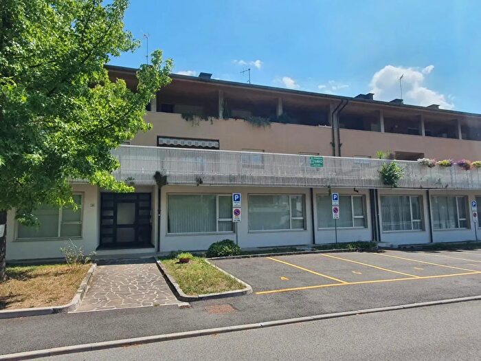 Appartamento con 5 locali in vendita in Via San Giovanni Bosco, Tolmezzo