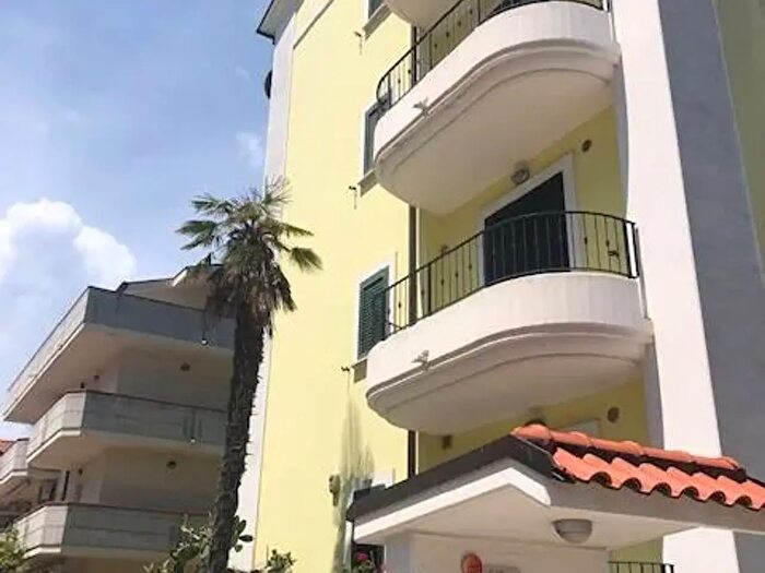 Appartamento trilocale in affitto in Via Trento, Alba Adriatica