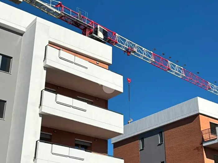 Appartamento trilocale in vendita in Via Guido Fiorini, Roma