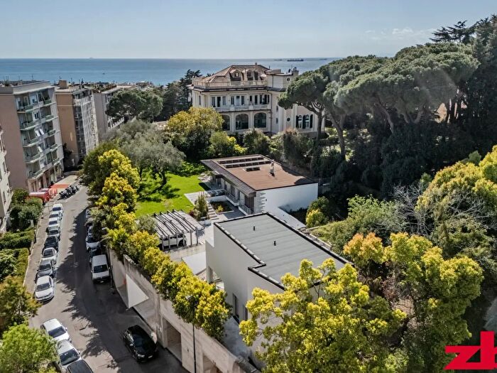Casa con 6 locali in vendita in Via Luigi Arnaldo Vassallo, Genova