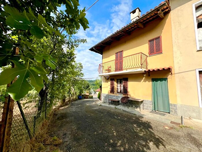 Casa trilocale in vendita in Via della Vittoria, Capriglio