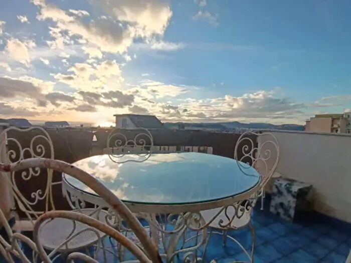 Appartamento con 5 locali in vendita in Via Caravaggio, Napoli