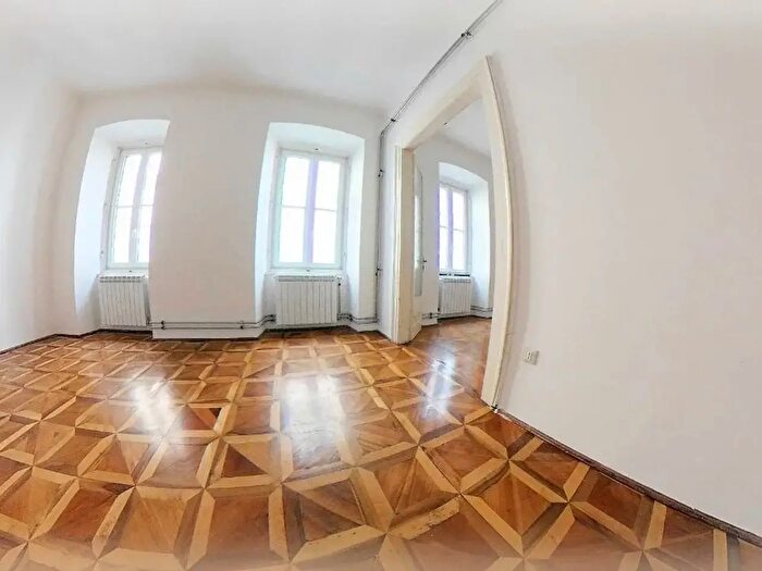 Appartamento con 5 locali in affitto in Trieste