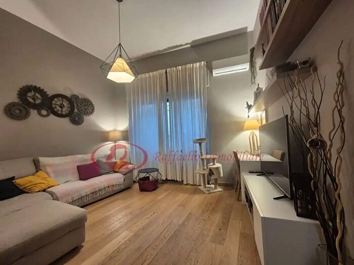 Appartamento quadrilocale in vendita in PZa di Badia a Ripoli, Firenze