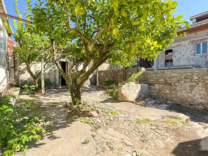 Casa con 6 locali in vendita in Via Tirso, Mandas