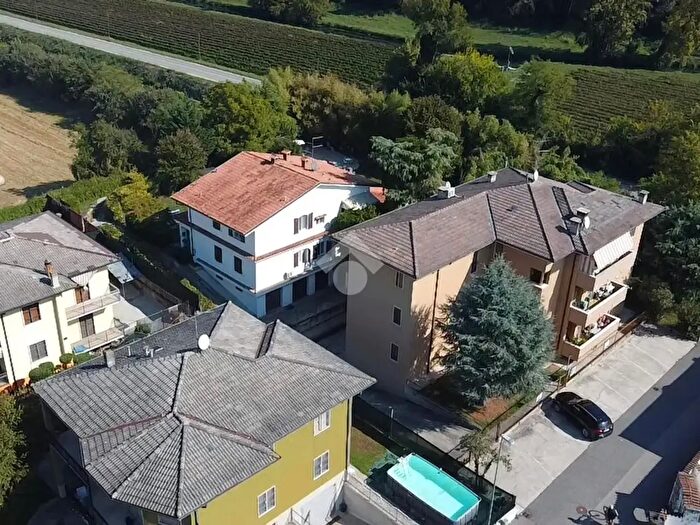 Appartamento trilocale in vendita in Via Alessandro Manzoni, San Martino Buon Albergo