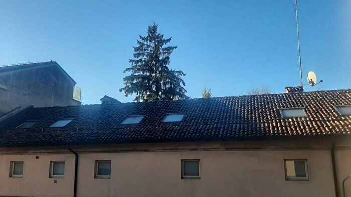 Appartamento trilocale in affitto in Via Venturini, Centro Storico, Piacenza