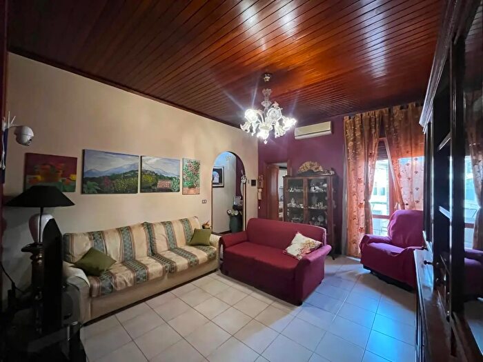 Casa quadrilocale in vendita in Via Roma, Gravina Di Catania