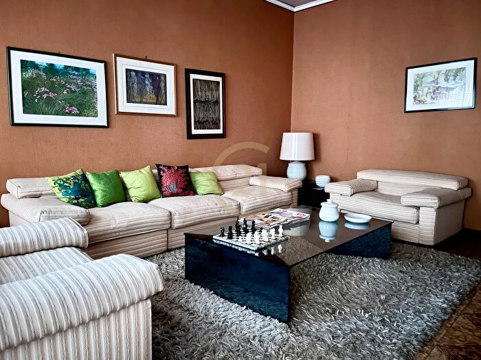 Casa con 6 locali in vendita in Misterbianco