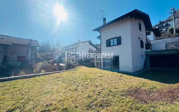 Casa trilocale in vendita in Strada Provinciale, Alta Valle Intelvi