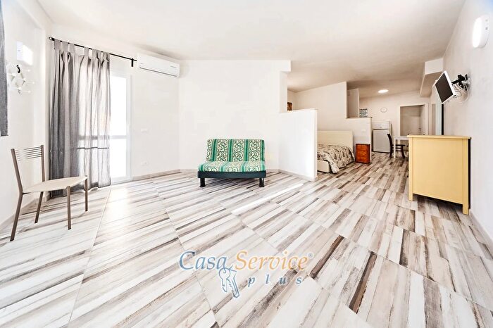 Appartamento con 8 locali in vendita in Via Vespucci, Galatone