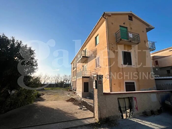 Appartamento trilocale in vendita in Via Francesco Cilea, Belmonte Calabro