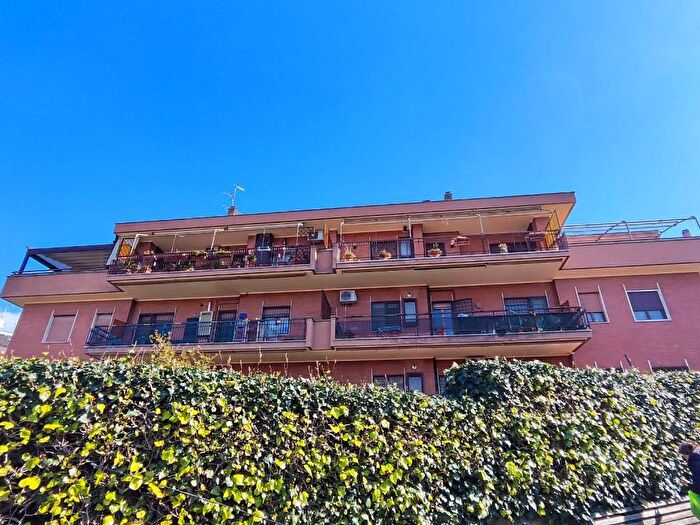 Appartamento trilocale in affitto in Via Marcantonio Colonna, Centro, Marino