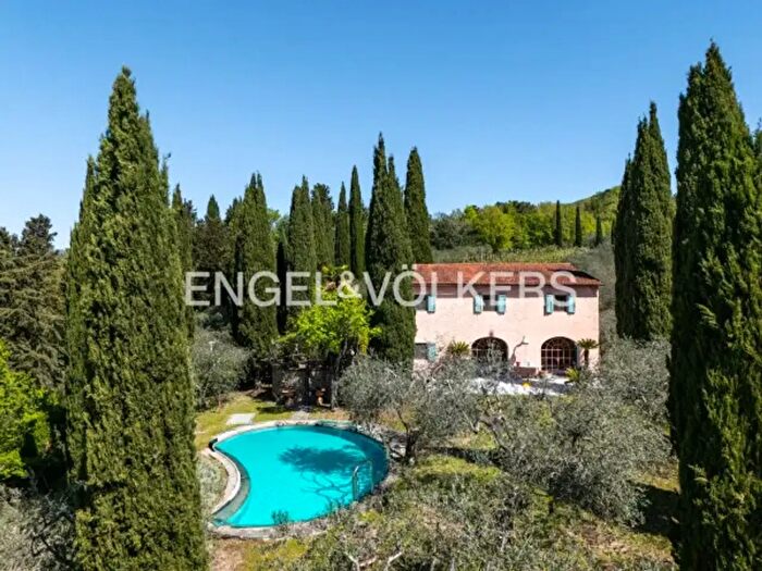 Casa con 6 locali in vendita in Località Molezzano, Vicchio