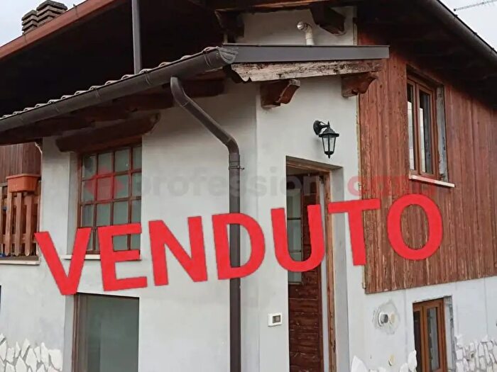 Casa quadrilocale in vendita in Via Abruzzo, Oricola