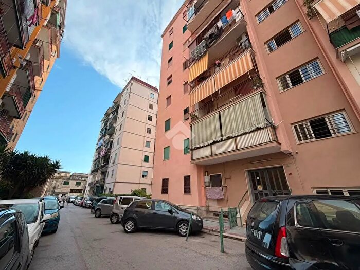 Appartamento trilocale in vendita in Traversa di Via Bernardo Quaranta, Napoli