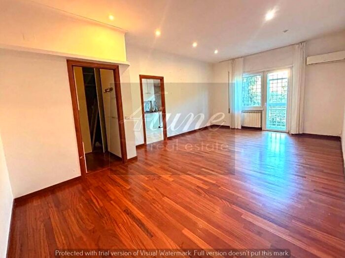 Appartamento trilocale in affitto in Via Santa Giovanna Elisabetta, Cassia San Godenzo, Roma