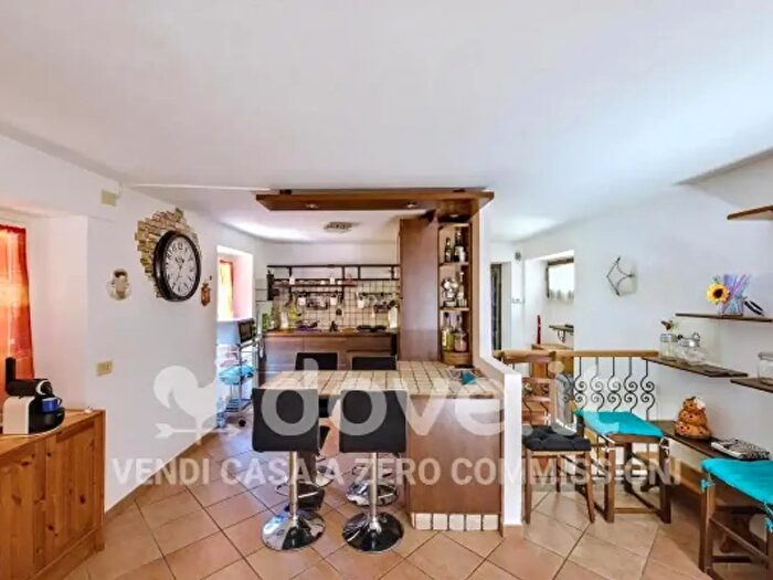 Appartamento trilocale in vendita in Via Rebisello, Luino