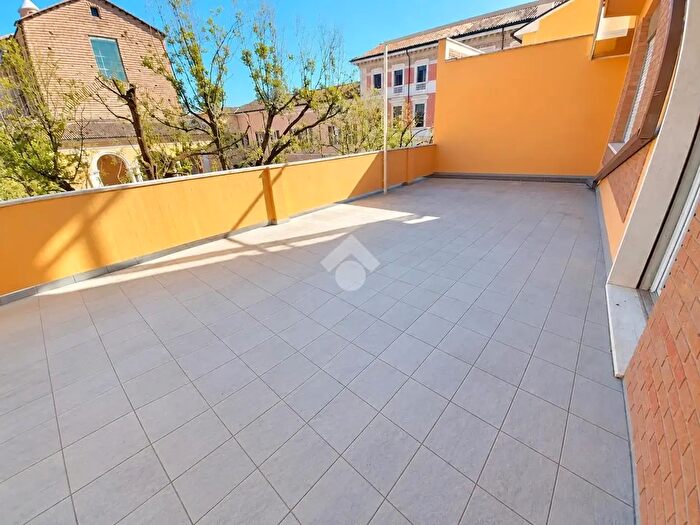 Appartamento trilocale in vendita in Piazza Savonarola, Lugo