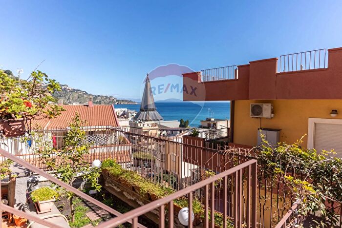 Appartamento bilocale in vendita in Via delle Fornaci, Giardini Naxos