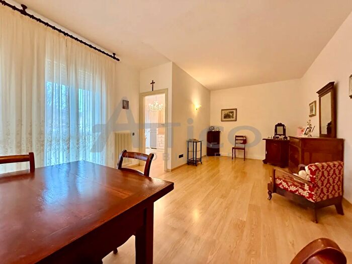 Appartamento con 6 locali in vendita in Via Giovanni Pascoli Ro, Rovigo