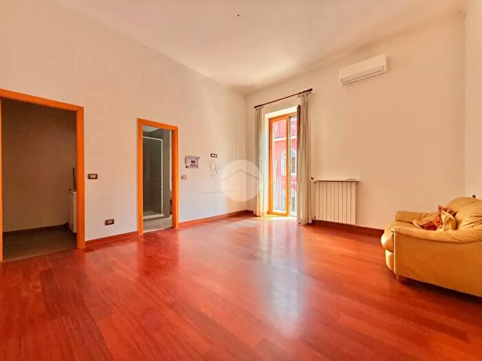 Appartamento con 6 locali in vendita in Via Giuseppe Mazzini, Pozzuoli