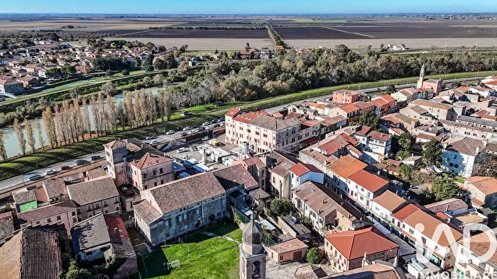 Casa con 5 locali in vendita in Piazza Garibaldi, Ariano Nel Polesine