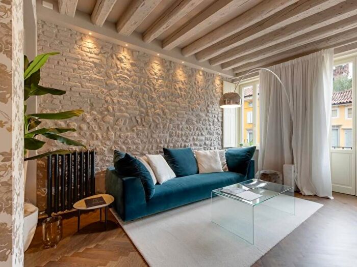 Appartamento trilocale in affitto in Via Mercatovecchio, Centro Storico, Udine