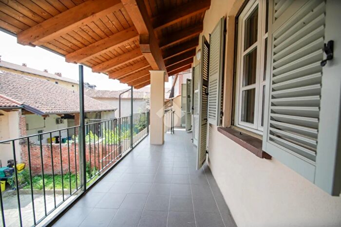 Casa con 6 locali in vendita in Via Trento, Bosconero