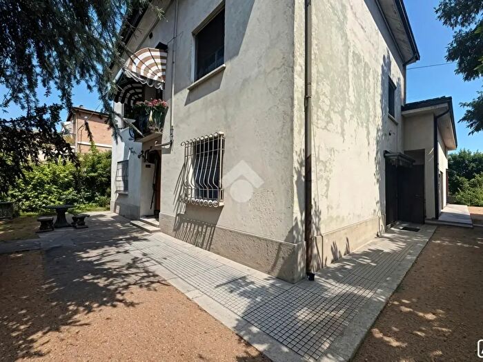 Casa con 6 locali in vendita in Viale Repubblica, Correggio