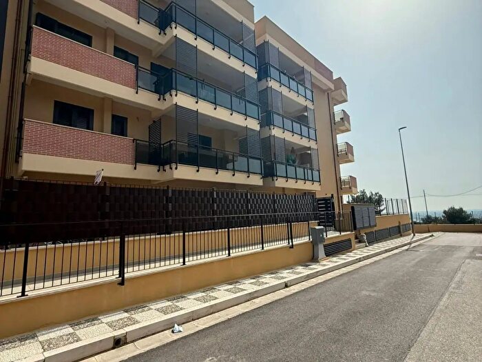 Appartamento trilocale in vendita in Via Traversa Sandro Pertini, Massafra