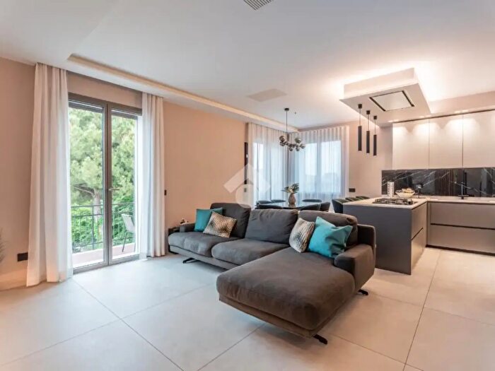 Appartamento quadrilocale in vendita in Via Nicola Giangi, Rimini