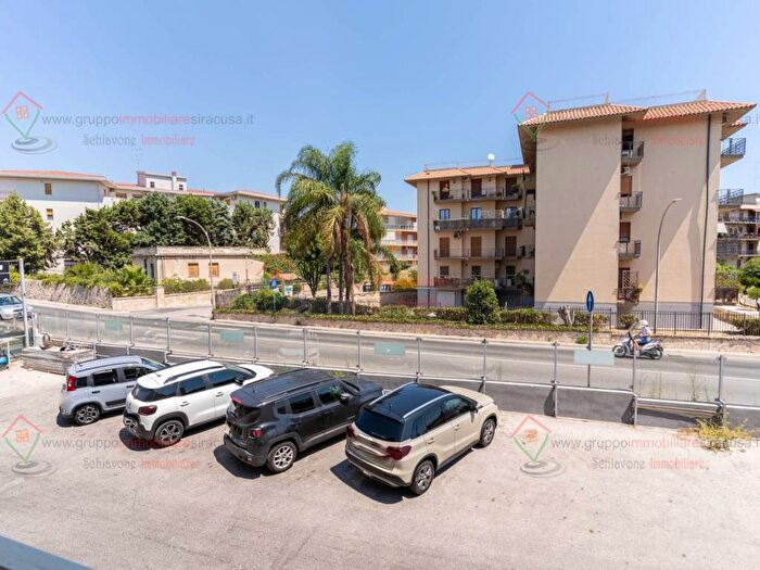 Appartamento trilocale in affitto in Via Zappalà, Scala Greca Neapolis, Siracusa