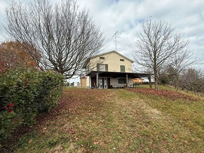 Casa con 7 locali in vendita in Strada Monte Farneto, Neviano Degli Arduini