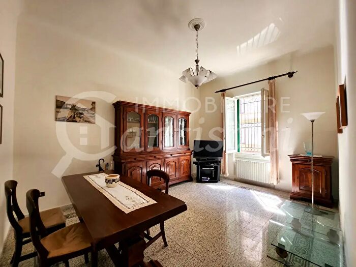 Appartamento quadrilocale in affitto in Via Gaspero Barbera, Firenze