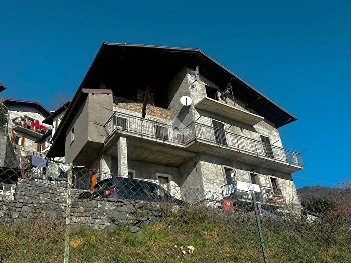 Casa con 5 locali in vendita in Via Soiano, Gravedona ed Uniti